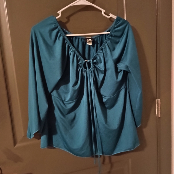 Dynamite Teal Blouse with Gathered Front - Picture 7 of 7